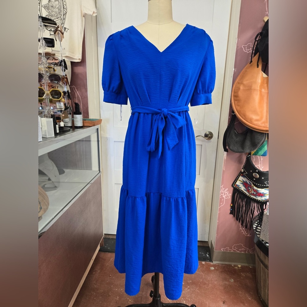 DKNY women's short sleeve tiered midi dress in cosmic blue w self-tie waist